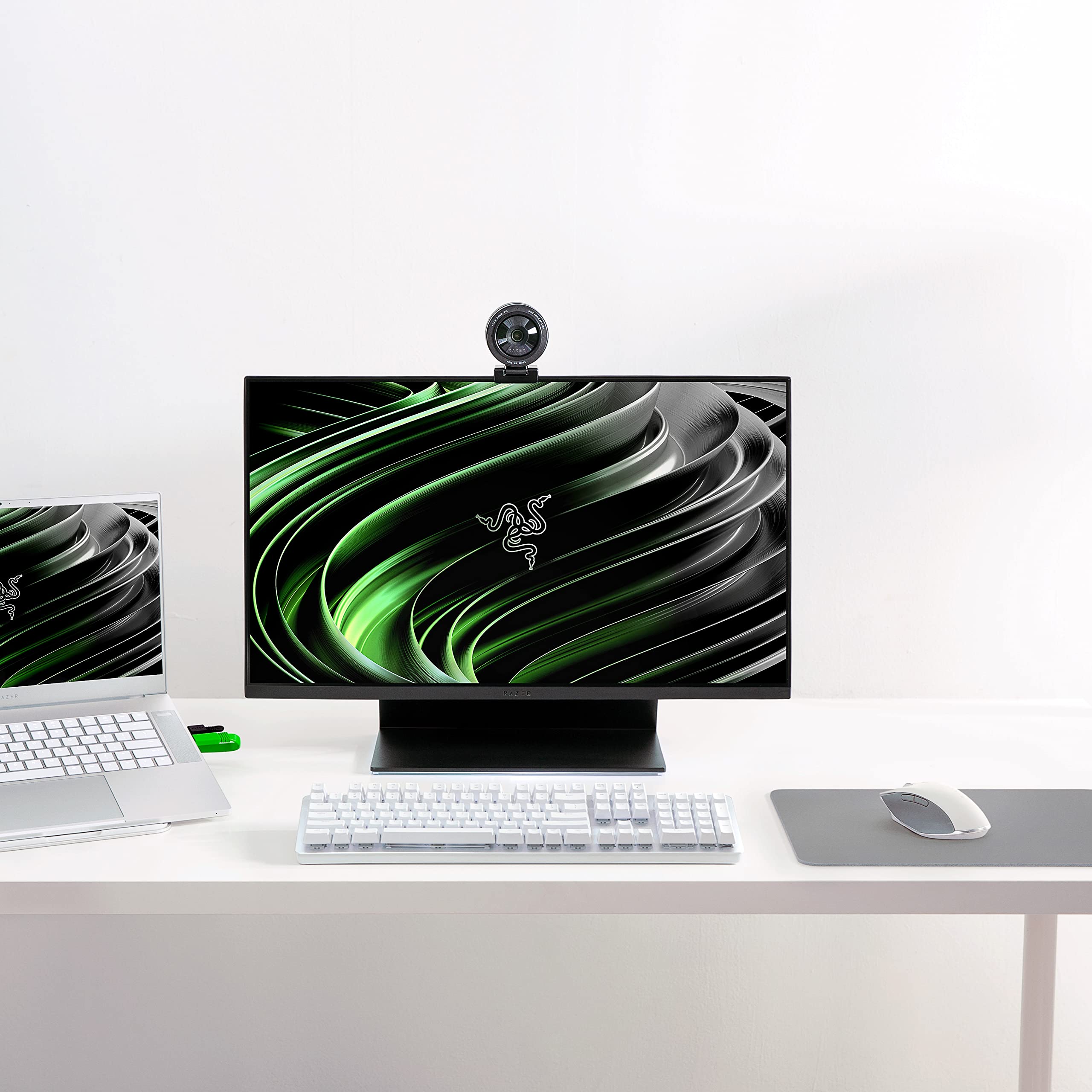 Razer Kiyo Pro Webcam for Streaming, Gaming, Video Calls: Full HD 1080p 60FPS -