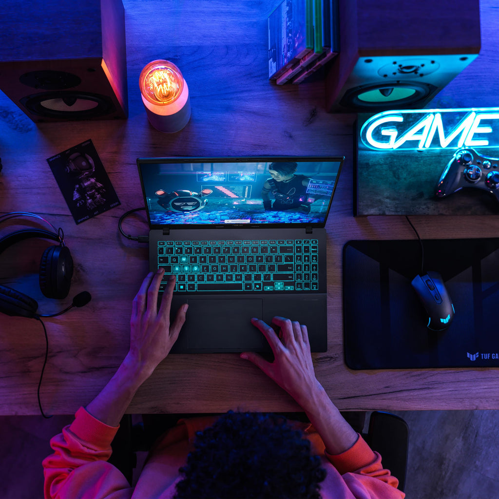 16" Gaming Laptop Intel Core 7 RTX 5060